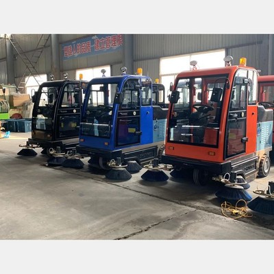 摩托人行道三輪養(yǎng)護(hù)車化工設(shè)備高壓清洗車